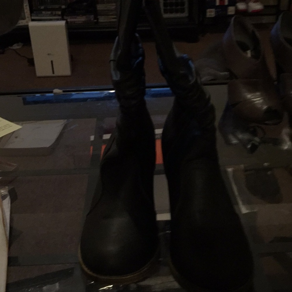 Boots (never been worn)